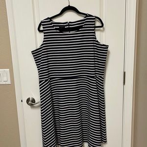 Talbots fit n flare dress. 2Xp 74% polyester, 22% rayon 4% spandex